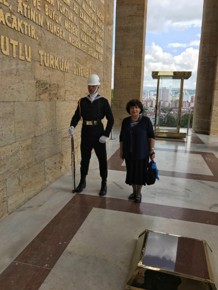 Anıtkabir girişi Mehmetcik ile